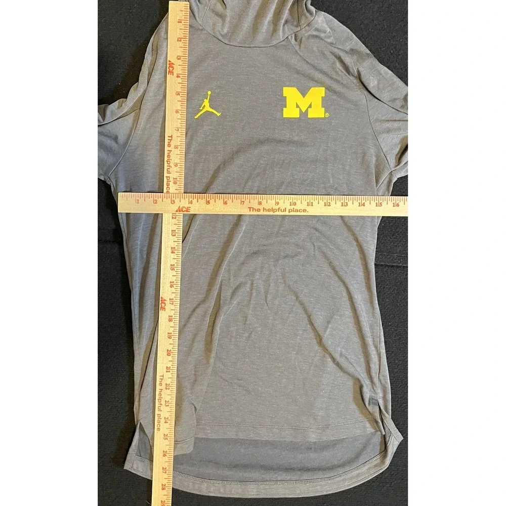 Michigan Wolverines Shirt Mens Small Gray NCAA Basketball Jordan‎ Hoodie